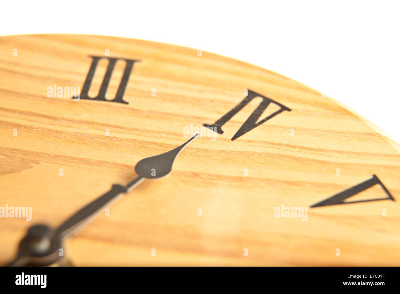 Runde hölzerne Uhr hautnah Stockfoto