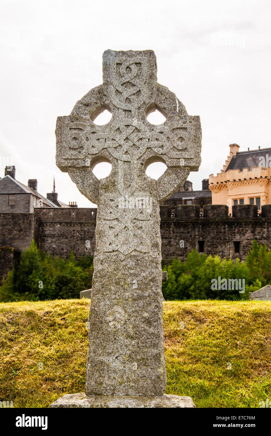 Keltisches Kreuz Grabstein auf dem Friedhof Stockfoto
