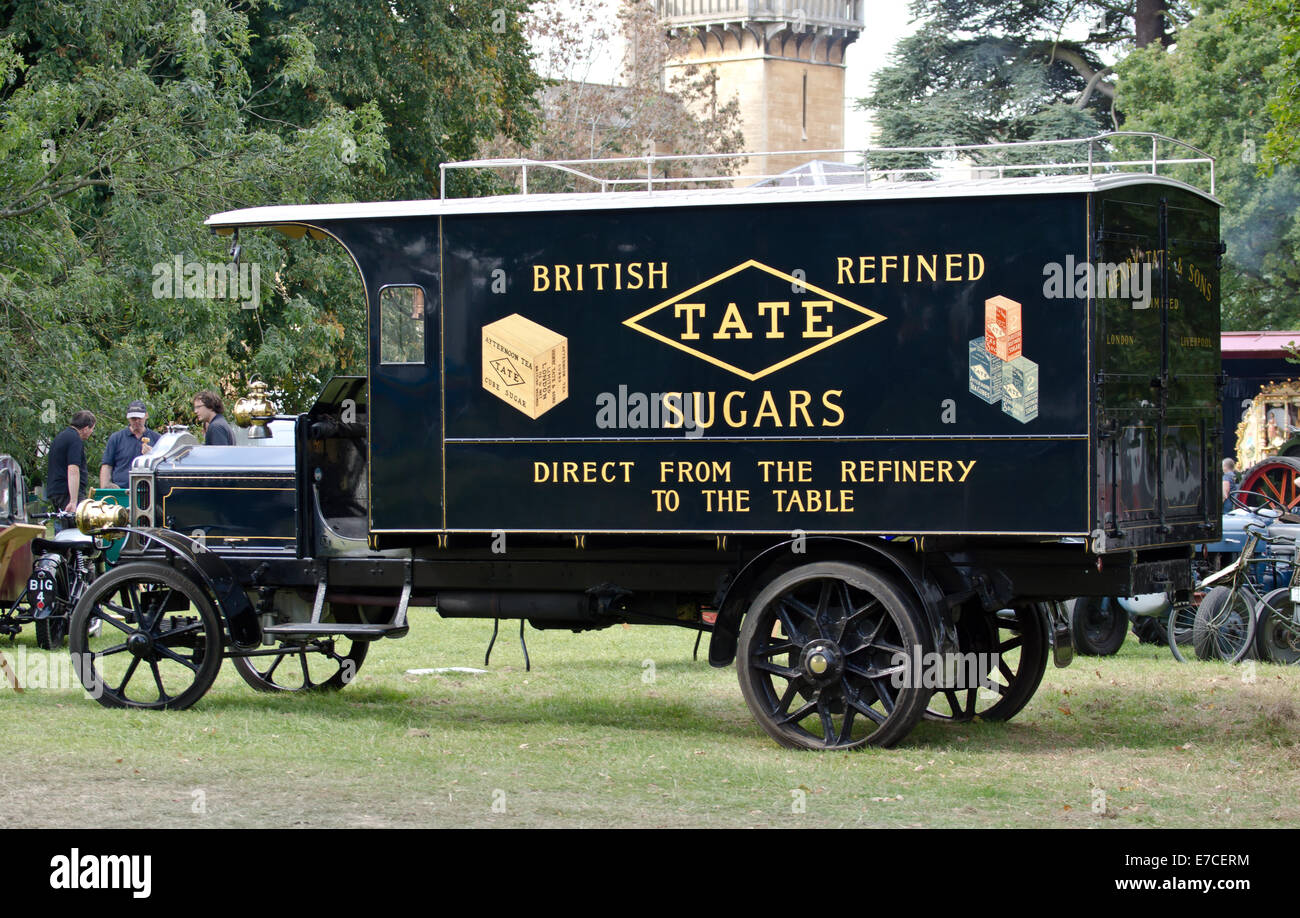 Bedfordshire Dampf & Land Fayre, Old Warden Park, Shuttleworth, UK. McCurd Modell "C" 1914 3 1/2 Ton van auf dem Display. Bildnachweis: Scott Carruthers/Alamy Live-Nachrichten Stockfoto