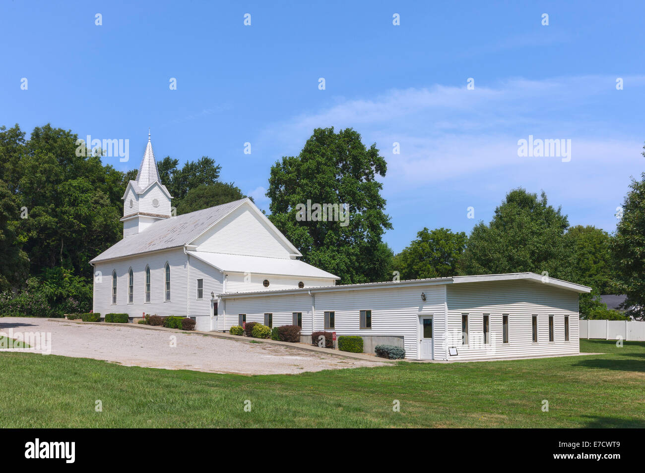 St. Lukas United Church of Christ an einem hellen sonnigen Morgen nahe der Stadt von Marshall, Missouri, USA. Stockfoto