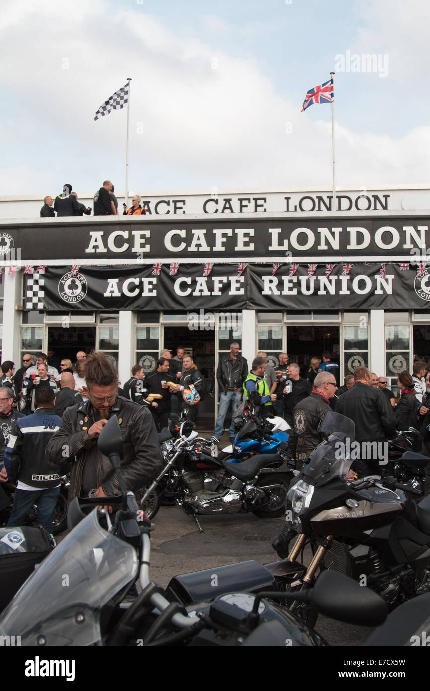 Ace Cafe, Nord-London, UK, 14. September 2014. Biker und Mitglieder bei der Ace Cafe Reunion Kredit: fantastische Kaninchen/Alamy Live News Stockfoto