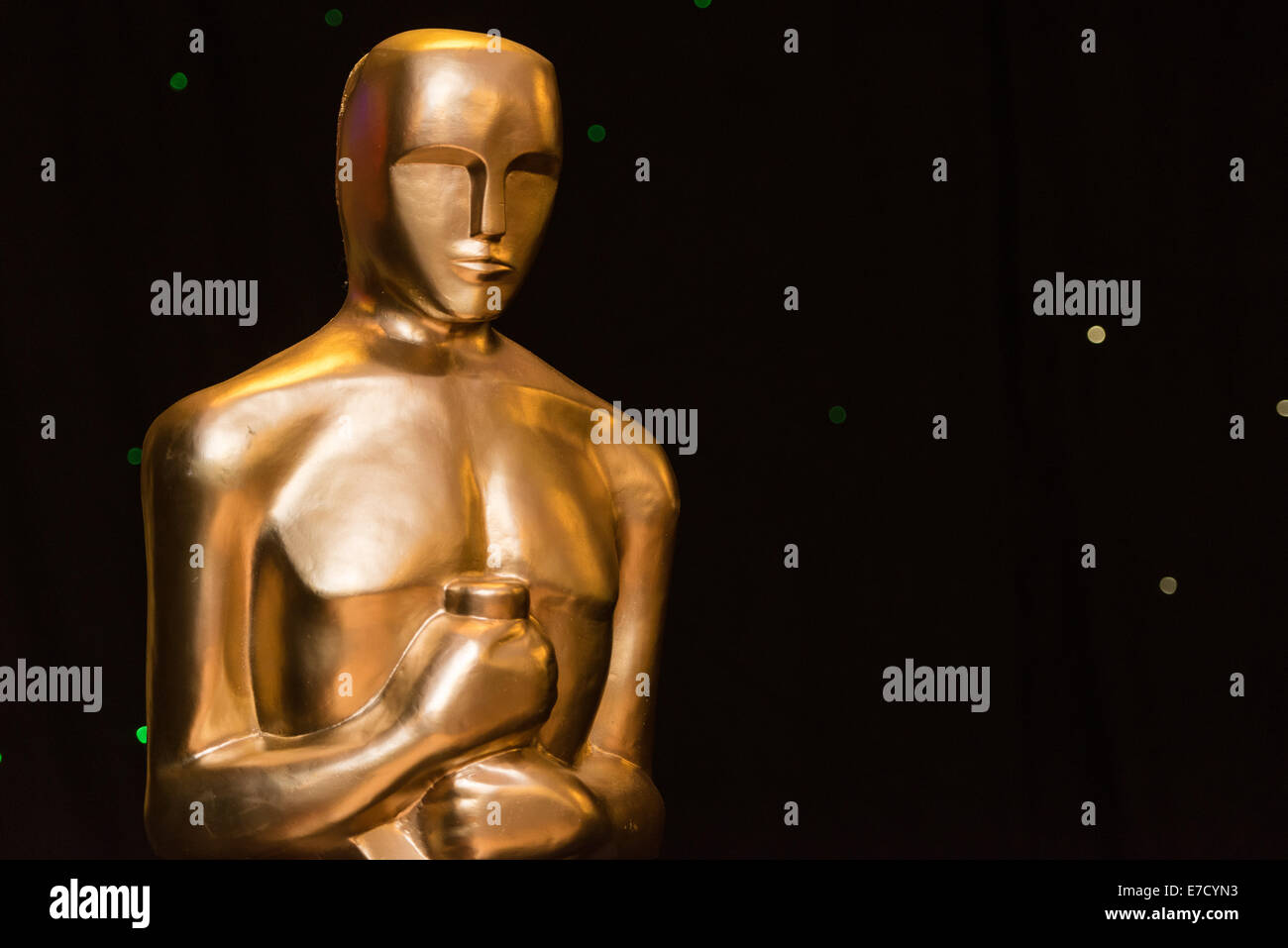 Eine Statue mit dem Bildnis des Oscar / Oscar-Statuette auf einem Hollywood-Themen-Event. Stockfoto