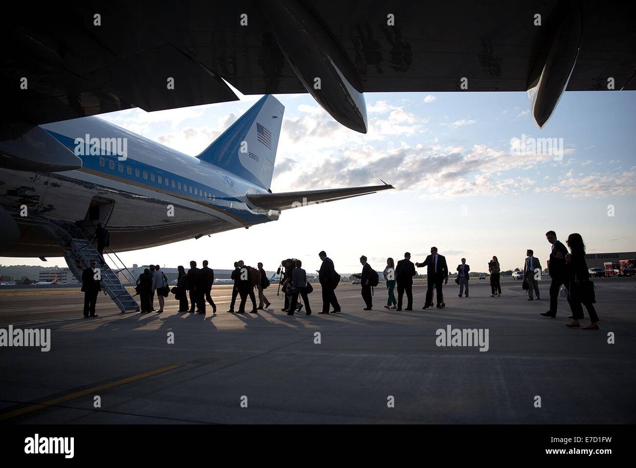 Presse und das Weiße Haus Personal an Bord Air Force One bei Boeing Field vor dem Abflug mit Präsident Barack Obama 22. Juli 2014 in Seattle, Washington. Stockfoto