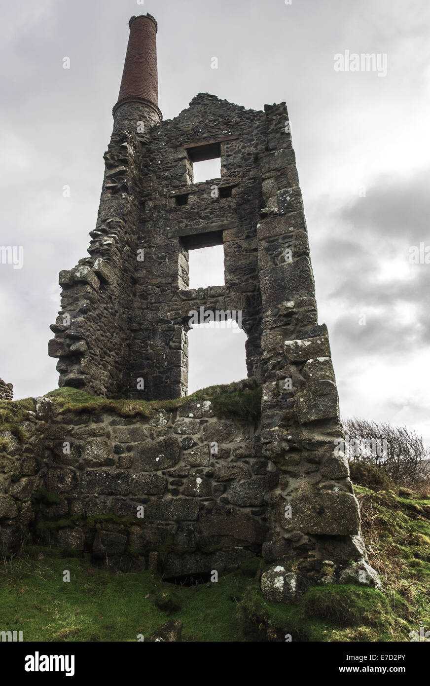 Carn Gulver Tin Mine bleibt in Cornwall Stockfoto