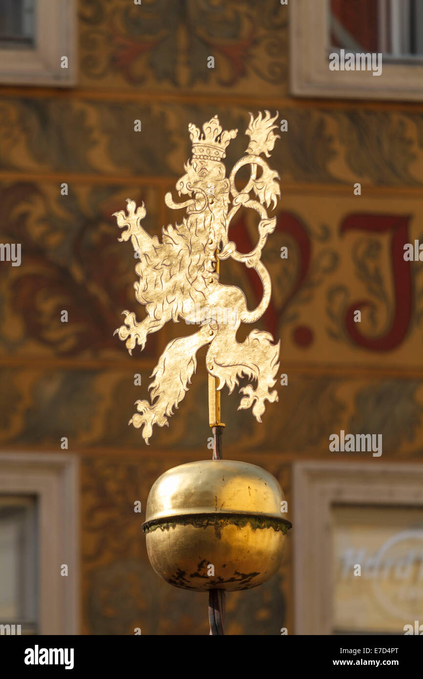 Prag-Tschechische Republik Detail Architektur verzierten gold Goldener Löwe Brunnen Platz Stockfoto