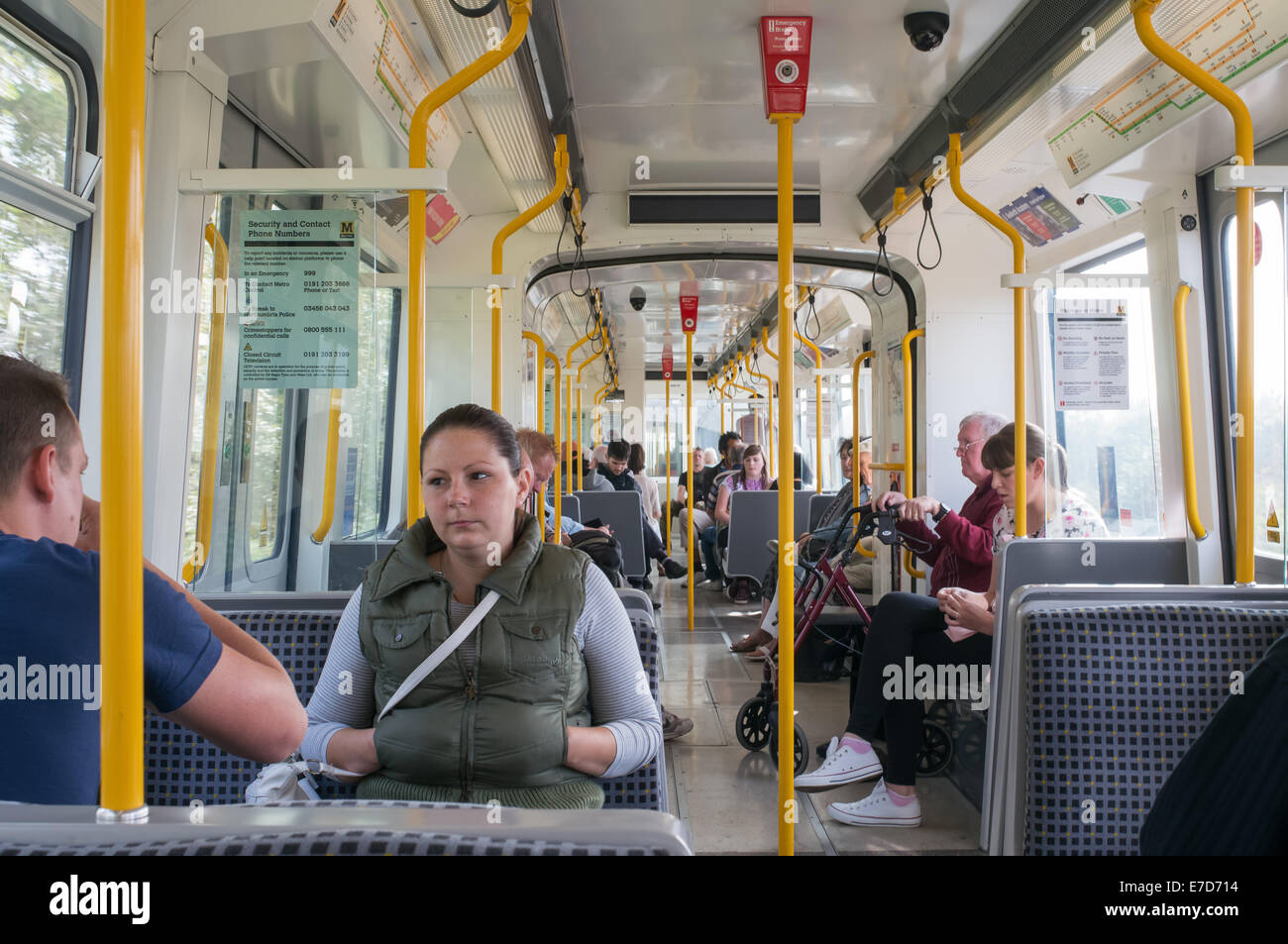 Innenansicht des Tyne und tragen Metro Zug, North East England, UK Stockfoto
