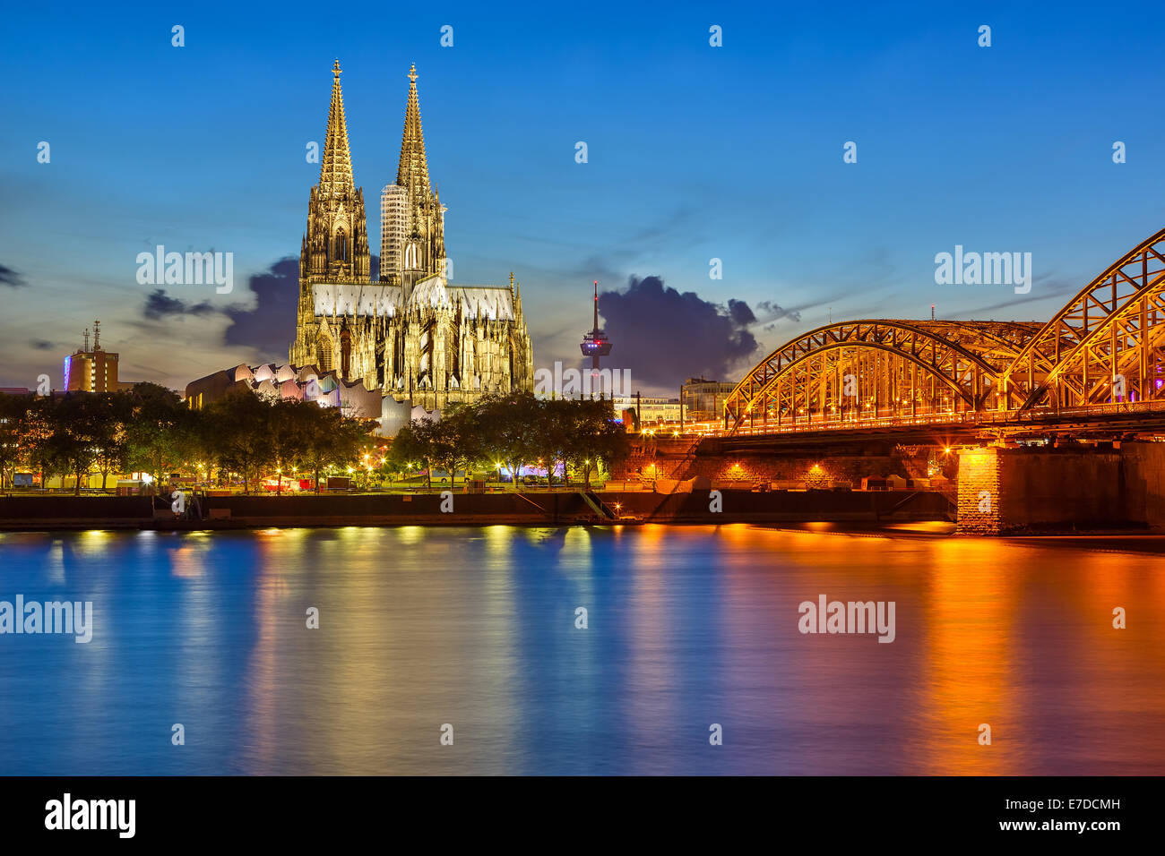 Köln bei Nacht Stockfoto