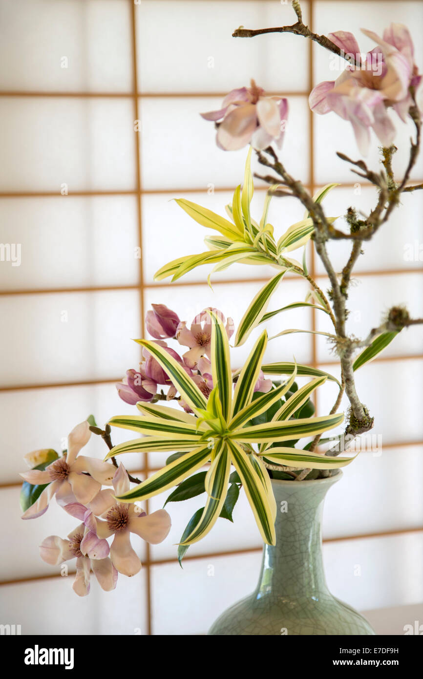 Ikebana-Blumen-arrangement Stockfoto