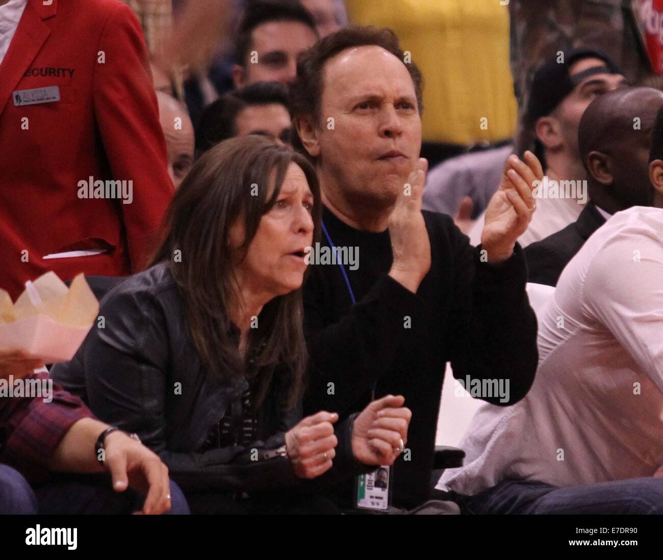 Prominente, bei den Los Angeles Clippers Spiel, die die Phoenix Suns von dem Endstand von 112-105 bei Staples Center Featuring besiegt: Billy Crystal Where: Los Angeles, California, Vereinigte Staaten von Amerika bei: 10. März 2014 Stockfoto