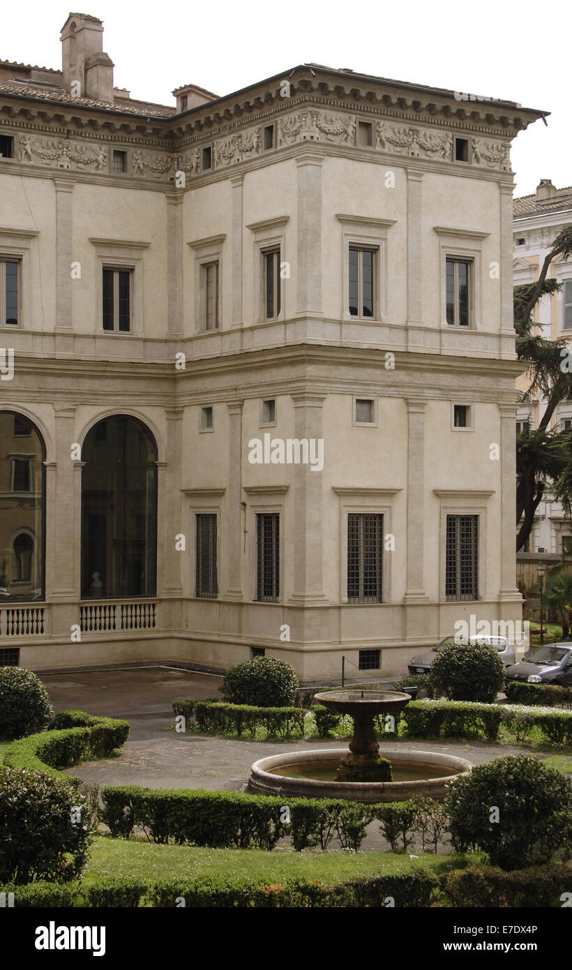 Italien. Rom. Villa Farnesina. Gebaut von Baldassare Peruzzi (1481-1536), 1506-1510. Von außen. Stockfoto