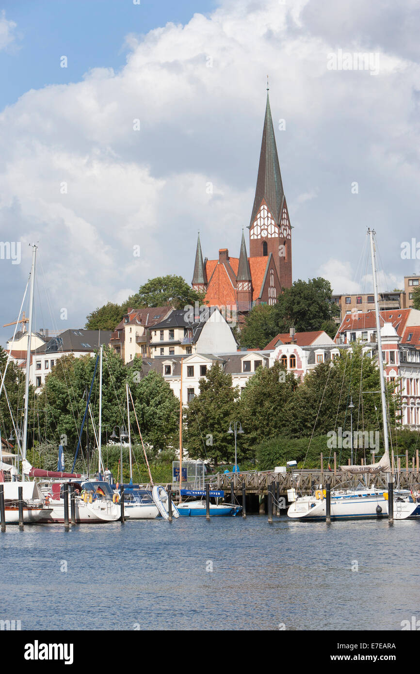 Blick auf Flensburg-Jürgensby mit Kirche st. Jürgen, Schleswig Holstein, Deutschland Stockfoto