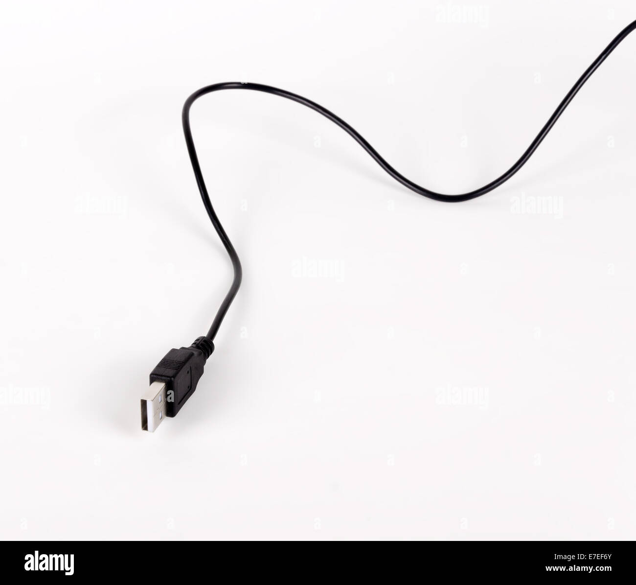 Black USB Kabelstecker isoliert auf weißem Hintergrund Stockfoto