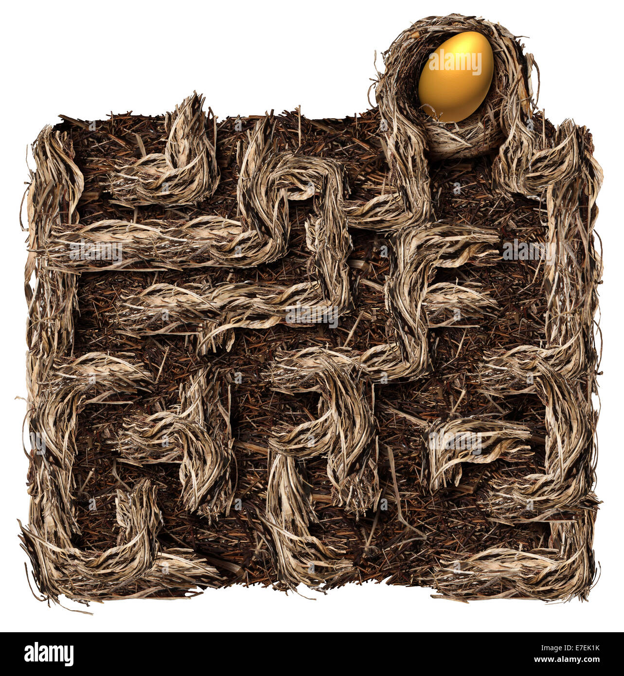 Ruhestand Einsparungen Strategie Notgroschen Symbol als eine finanzielle Planung Geschäftskonzept mit einem Vogelnest als Irrgarten oder Labyrinth mit ein goldenes Ei geformt, als der Preis auf einem weißen Hintergrund. Stockfoto