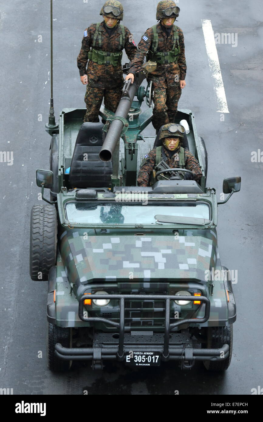 15. September: militärische Independence Day Parade und Feiern, San Salvador, El Salvador Stockfoto