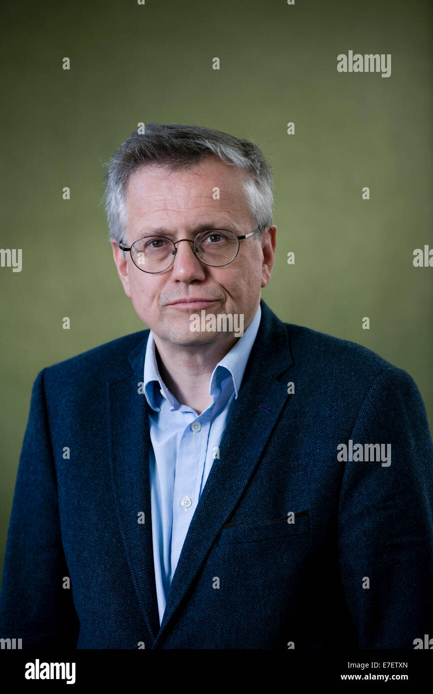 Schottische Kulturhistoriker, Bradley Professor für Literatur Murray Pittock FRSE beim Edinburgh Book Festival. Stockfoto