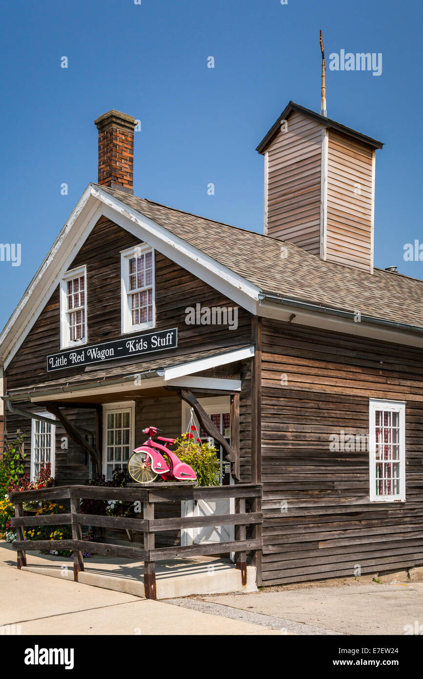 Der Little Red Wagon Shop in Amana Colonies, Iowa, USA. Stockfoto