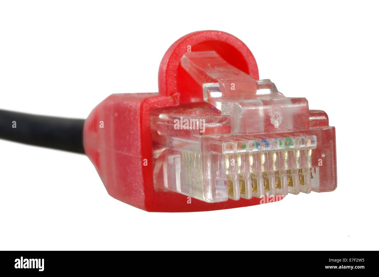 Stecker und Kabel-Internet auf weißem Hintergrund Stockfoto
