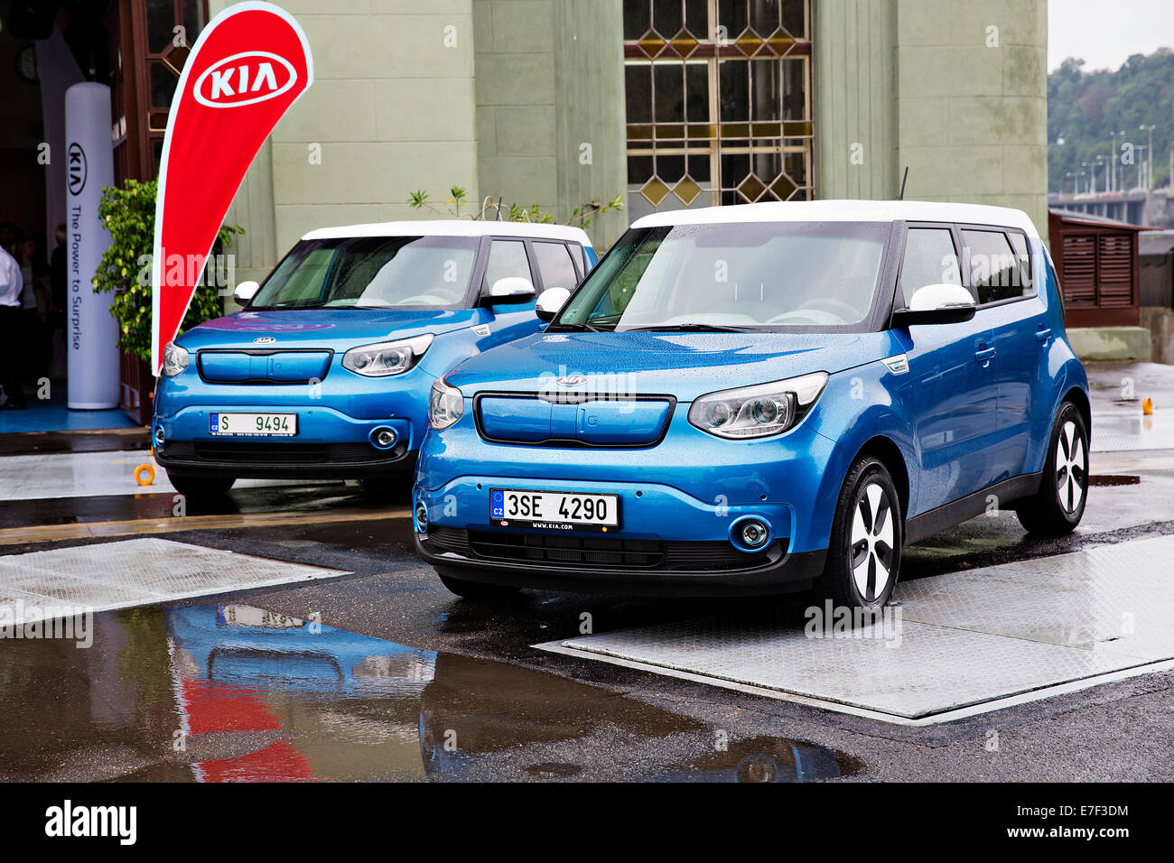 Koreanische Autohersteller Kia Motors präsentiert Elektroversion des Kia Soul EV in Prag, Tschechische Republik, 12. September 2014. (CTK Foto/Rene Fluger) Stockfoto