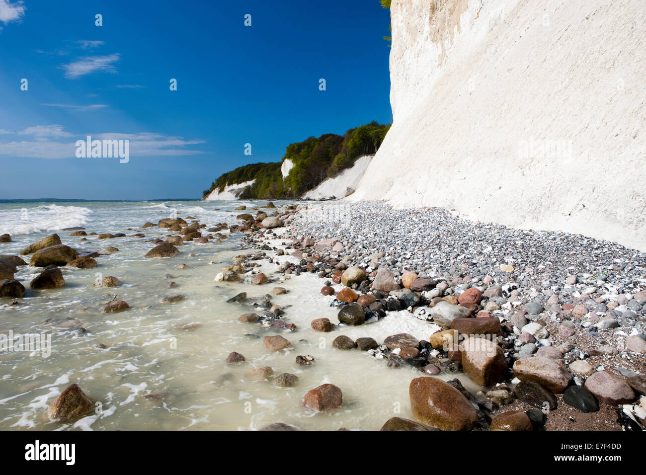 Steilküste mit den Kreidefelsen im Nationalpark Jasmund, Weltkulturerbe, Rügen, Mecklenburg-Vorpommern Stockfoto