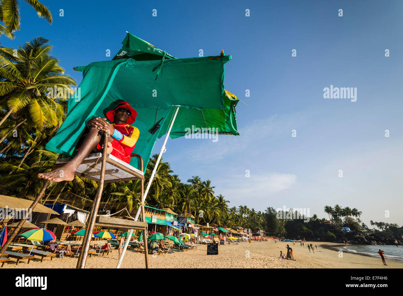 Eine live Wache beobachtet Palolem Beach, Canacona, Goa, Indien Stockfoto