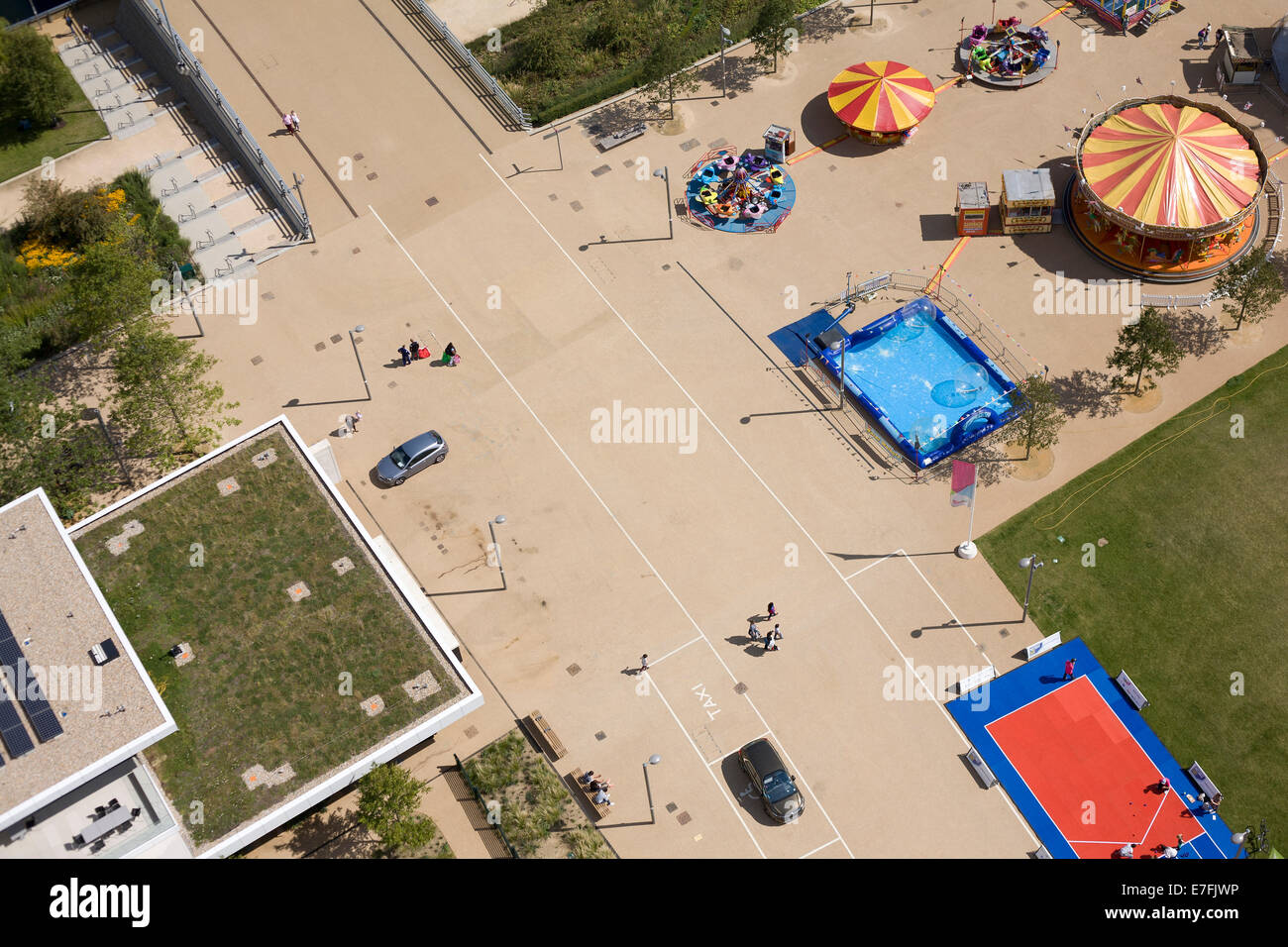 Vogelperspektive von ArcelorMittal Orbit in den Queen Elizabeth Olympic Park Aktivitäten im park Stockfoto