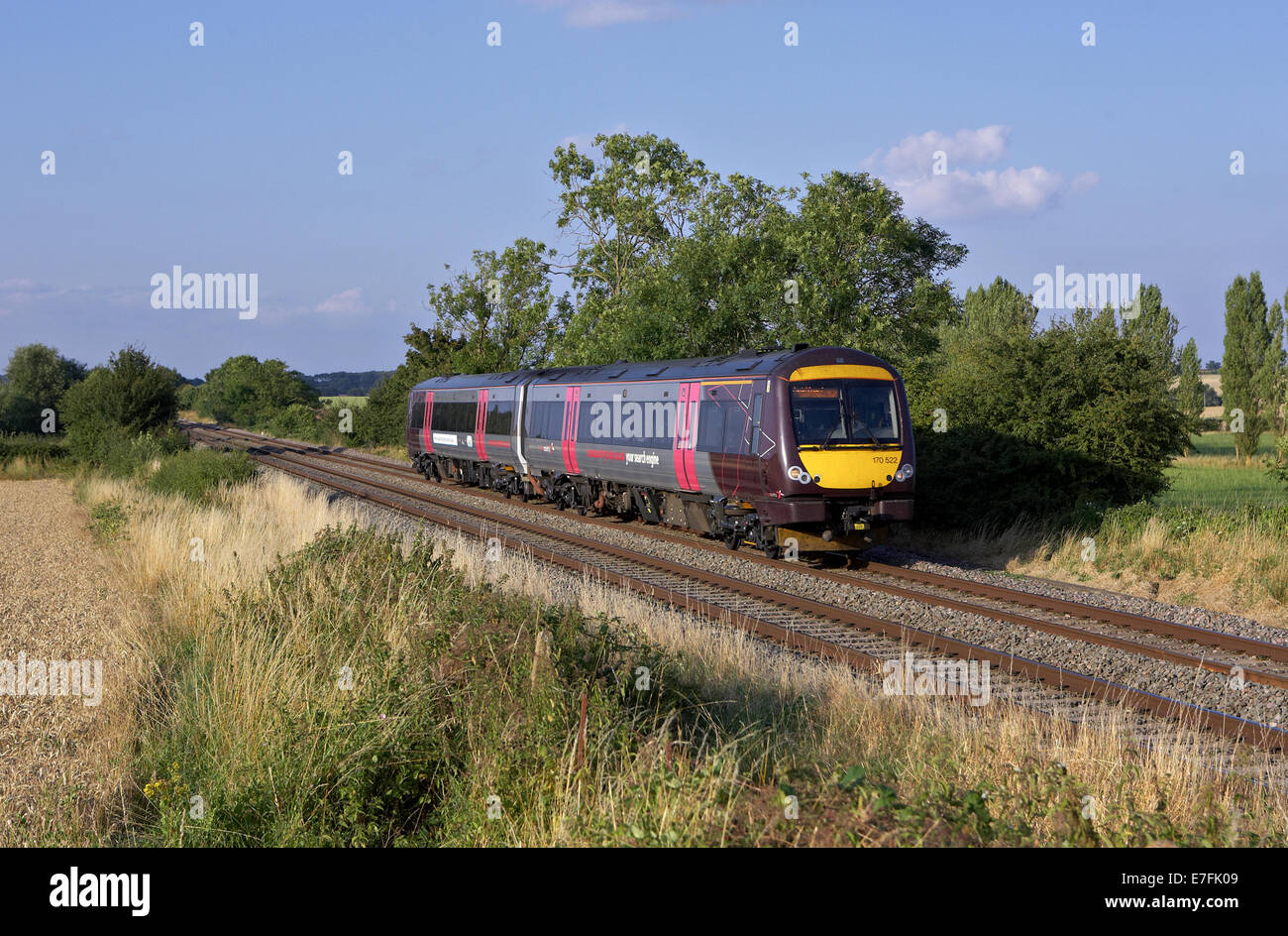 AXC Klasse 170, Nr. 170 522 Köpfe durch Norton, Worcestershire mit 1V14 1710 Nottingham nach Cardiff Central auf 30.07.14. Stockfoto