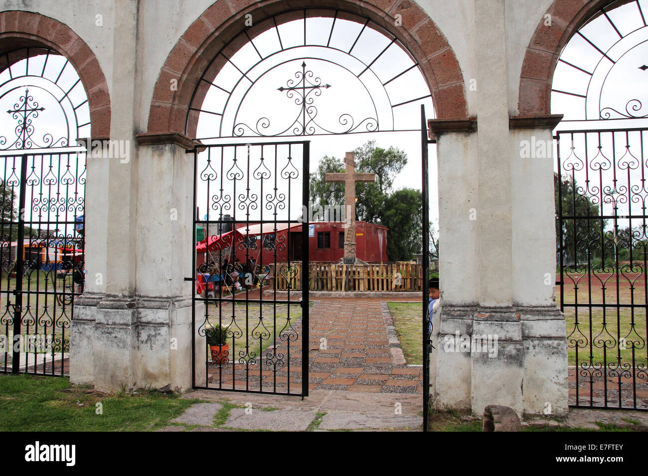 Oxtotipac Kloster, auf der ersten Klöster in Mexiko gebaut um 1570. Die Besonderheit dieses Augustiner-Kloster ist seine Größe, Stockfoto