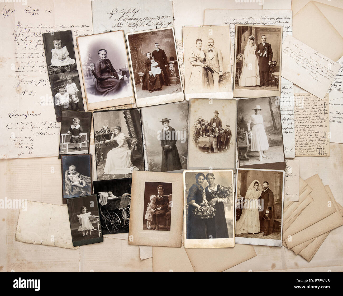 alte Briefe und alte Familienfotos. Original Vintage Bilder ab ca. 1900 Stockfoto