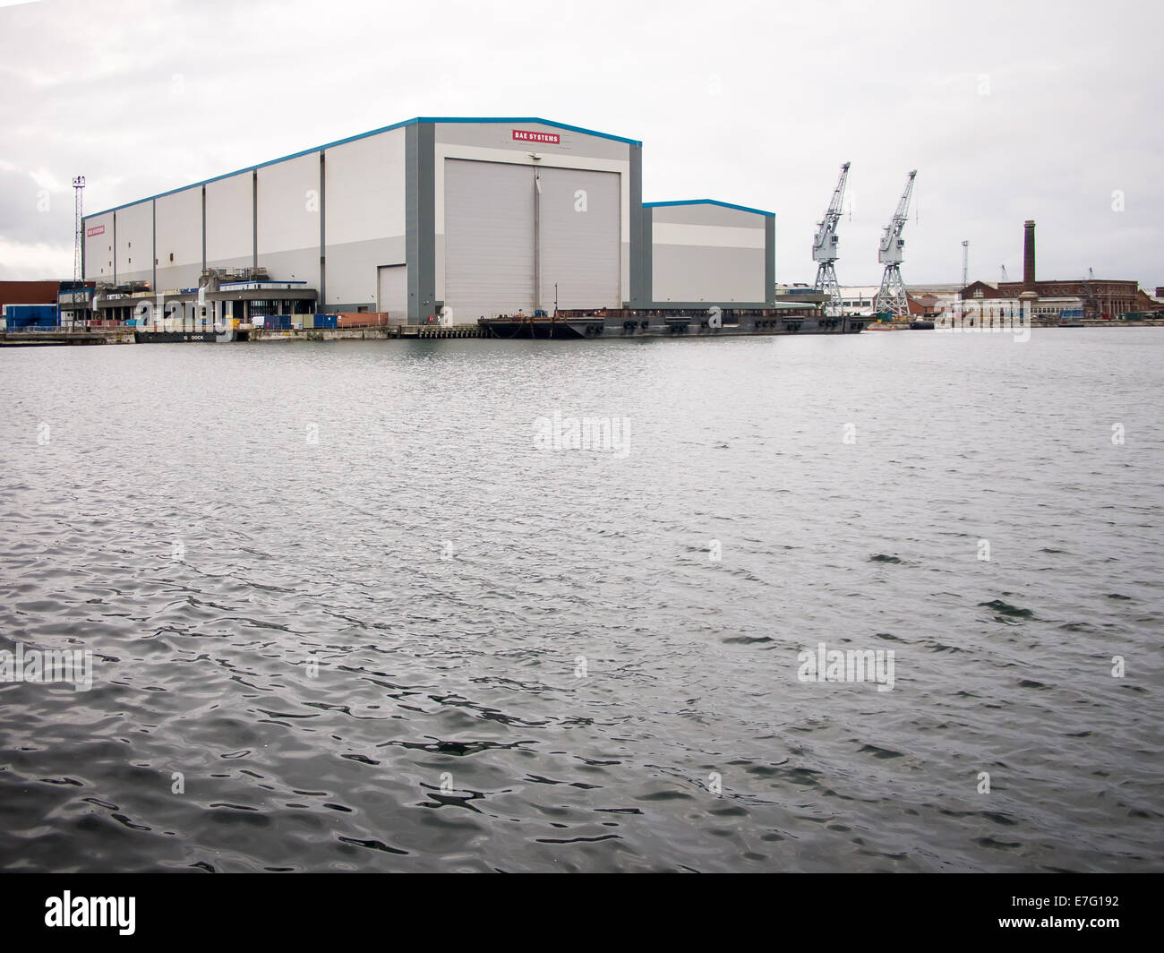 He BAE Systeme Schiffbau-Anlage in Portsmouth Dockyard, England Stockfoto