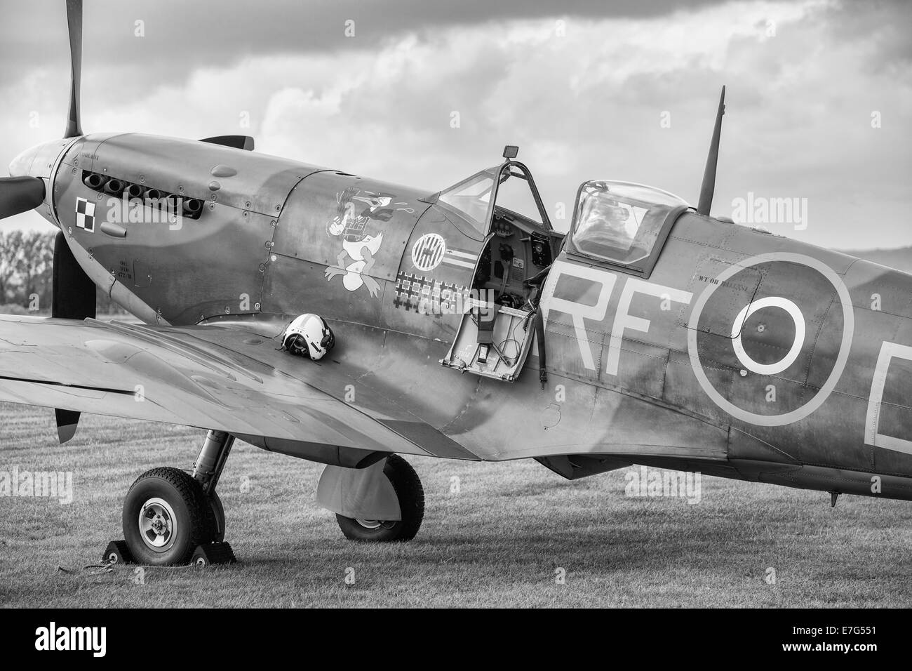 Spitfire in schwarz / weiß Stockfoto