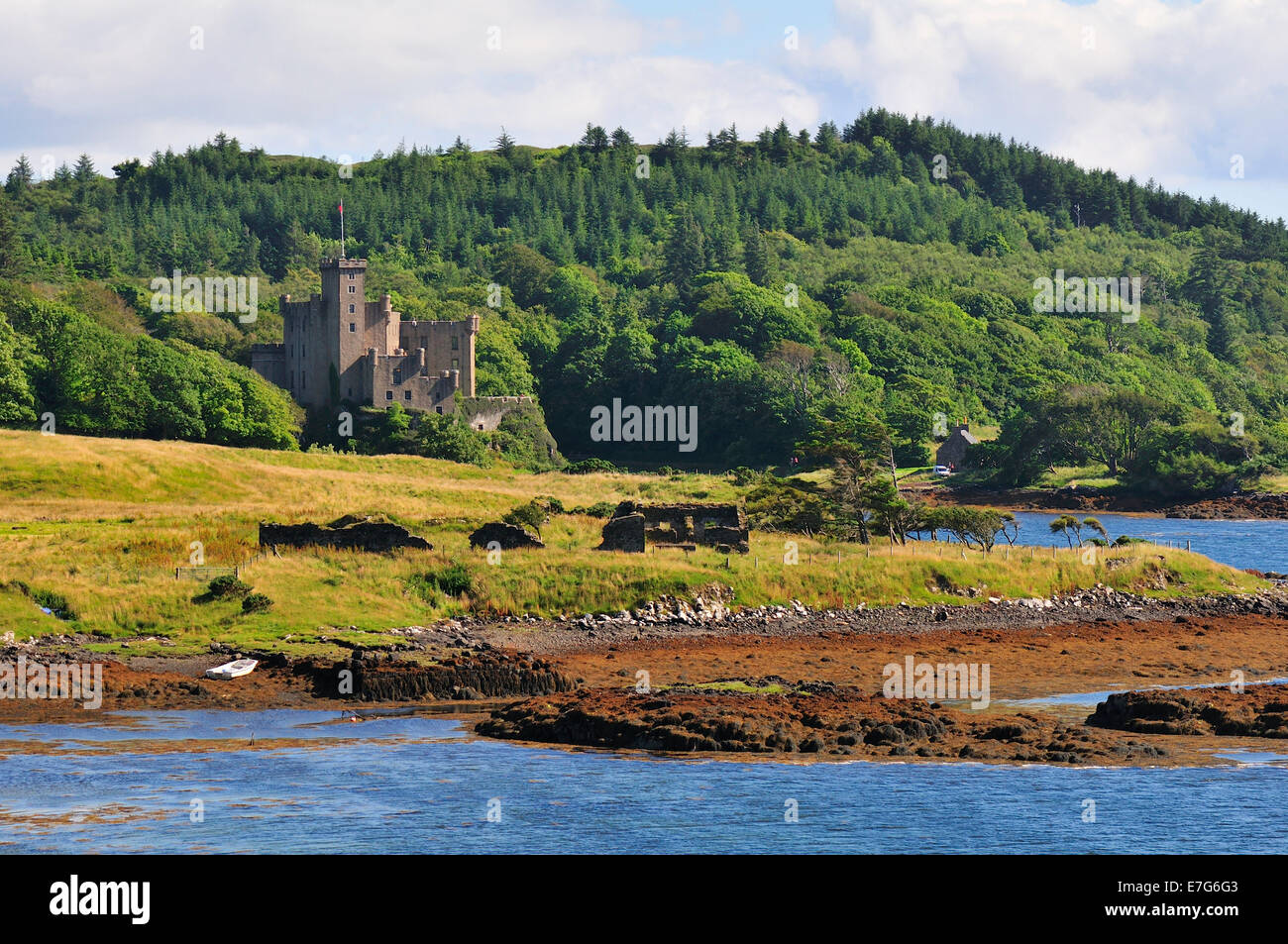 Landschaft mit dunvegan burg Fotos und Bildmaterial in hoher Auflösung Alamy