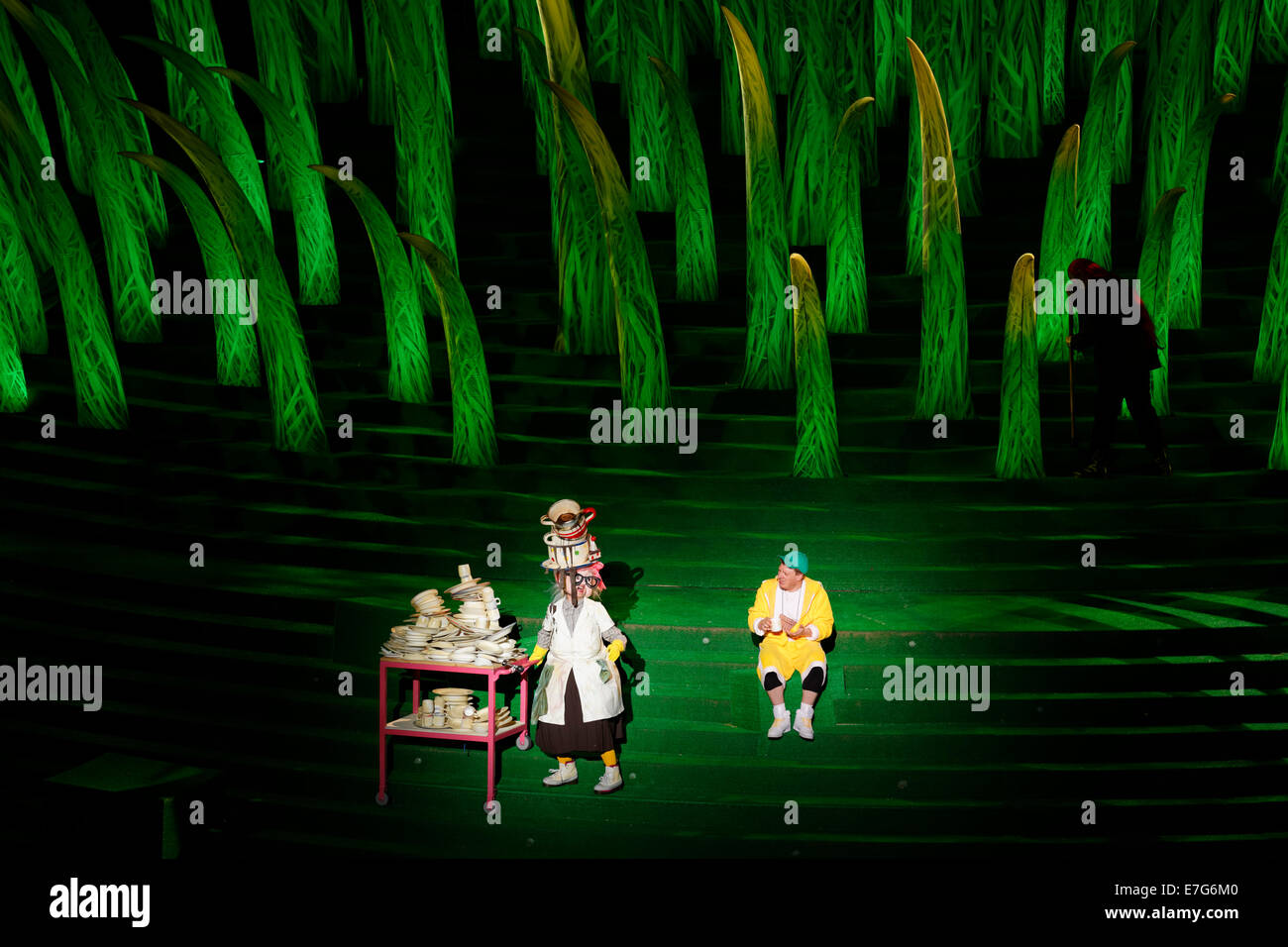 Die "Zauberflöte" von Wolfgang Amadeus Mozart, Opernaufführung auf einer schwimmenden Bühne auf dem Ufer des Bodensees Stockfoto