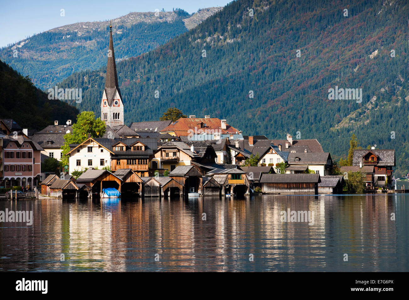 Stadt anzeigen, Hallstatt am Hallstättersee, UNESCO-Weltkulturerbe, Salzkammergut, Alpen, Oberösterreich, Österreich Stockfoto