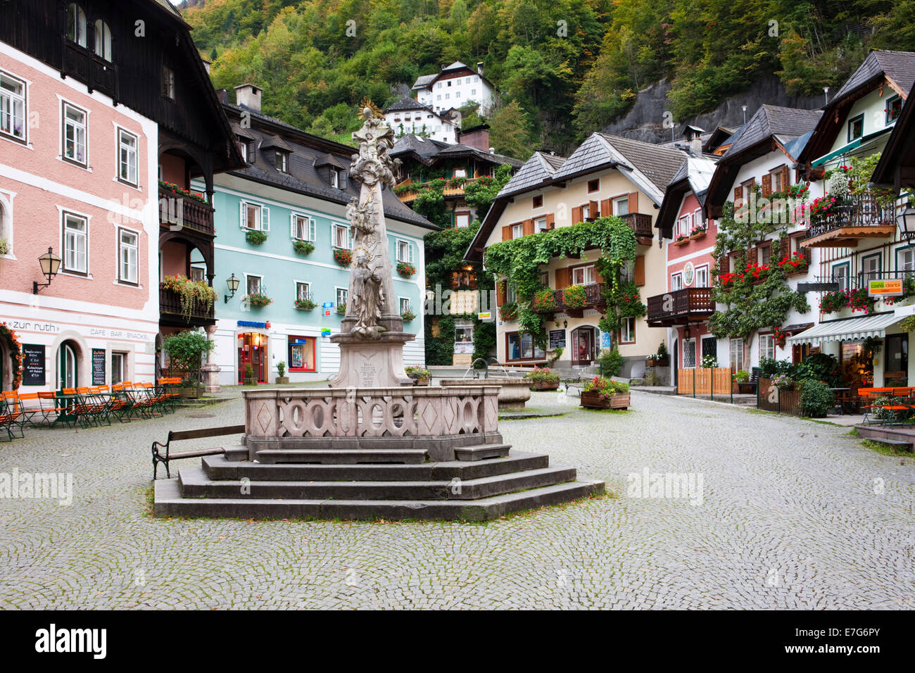 Brunnen, Hallstatt am Hallstättersee, UNESCO-Weltkulturerbe, Salzkammergut, Alpen, Oberösterreich, Österreich Stockfoto