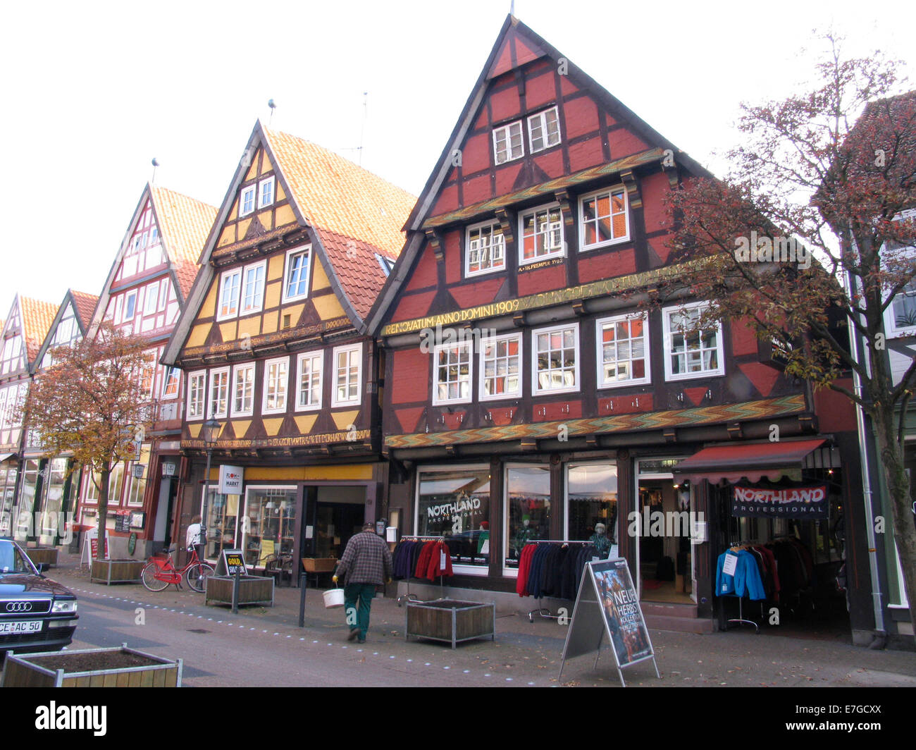 In der alten Stadt Celle ist überwiegend Fachwerkhäuser. Die Giebel stammen aus verschiedenen Jahrhunderten. Die älteste aus dem späten 15. Jahrhundert. Foto: Klaus Nowottnick Datum: 24.08.2008 Stockfoto