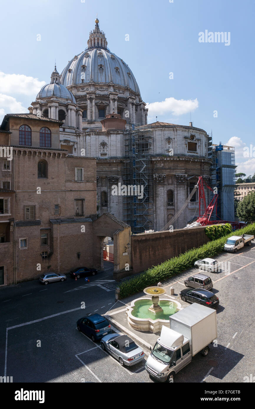 Vatikanstadt: Noth Blick auf den Petersdom, wie von den Vatikanischen Museen zu sehen. Foto vom 4. September 2014. Stockfoto