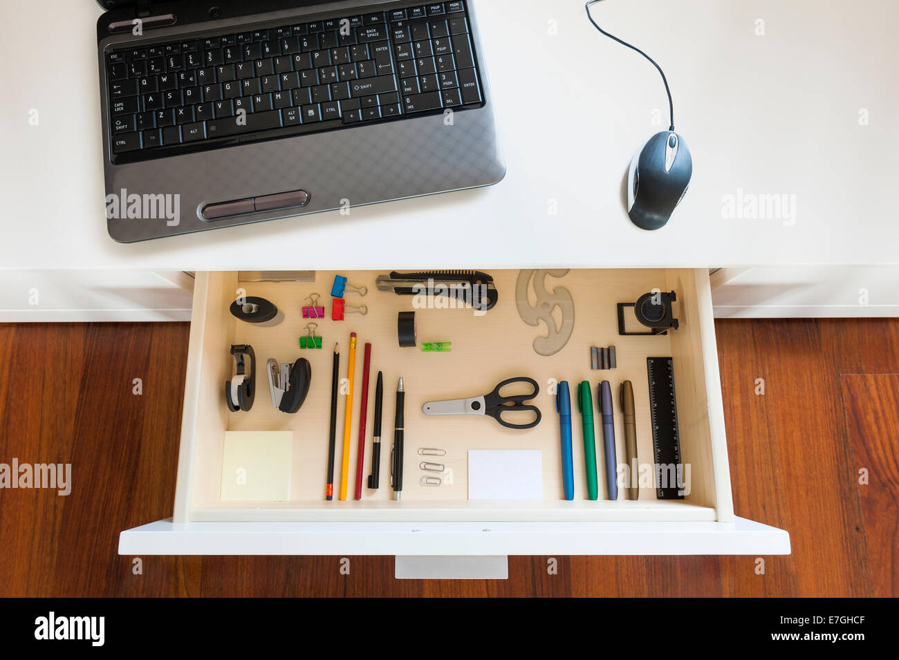 Office cupboard -Fotos und -Bildmaterial in hoher Auflösung – Alamy