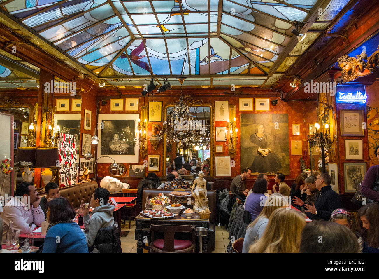Le Cafe du palais Stockfoto