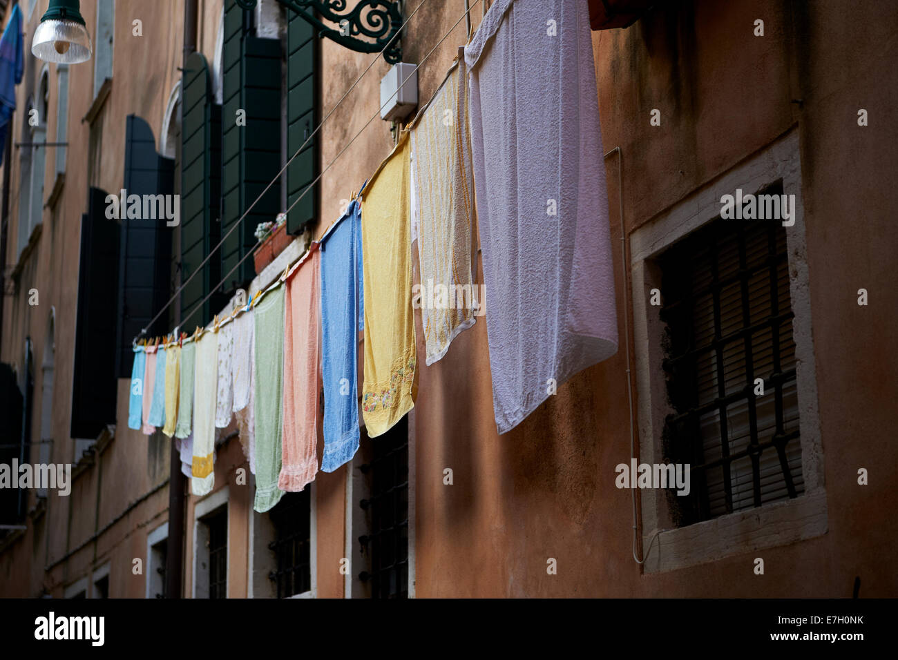 Wäscherei gehängt zum Trocknen an Venedig, Italien Stockfoto
