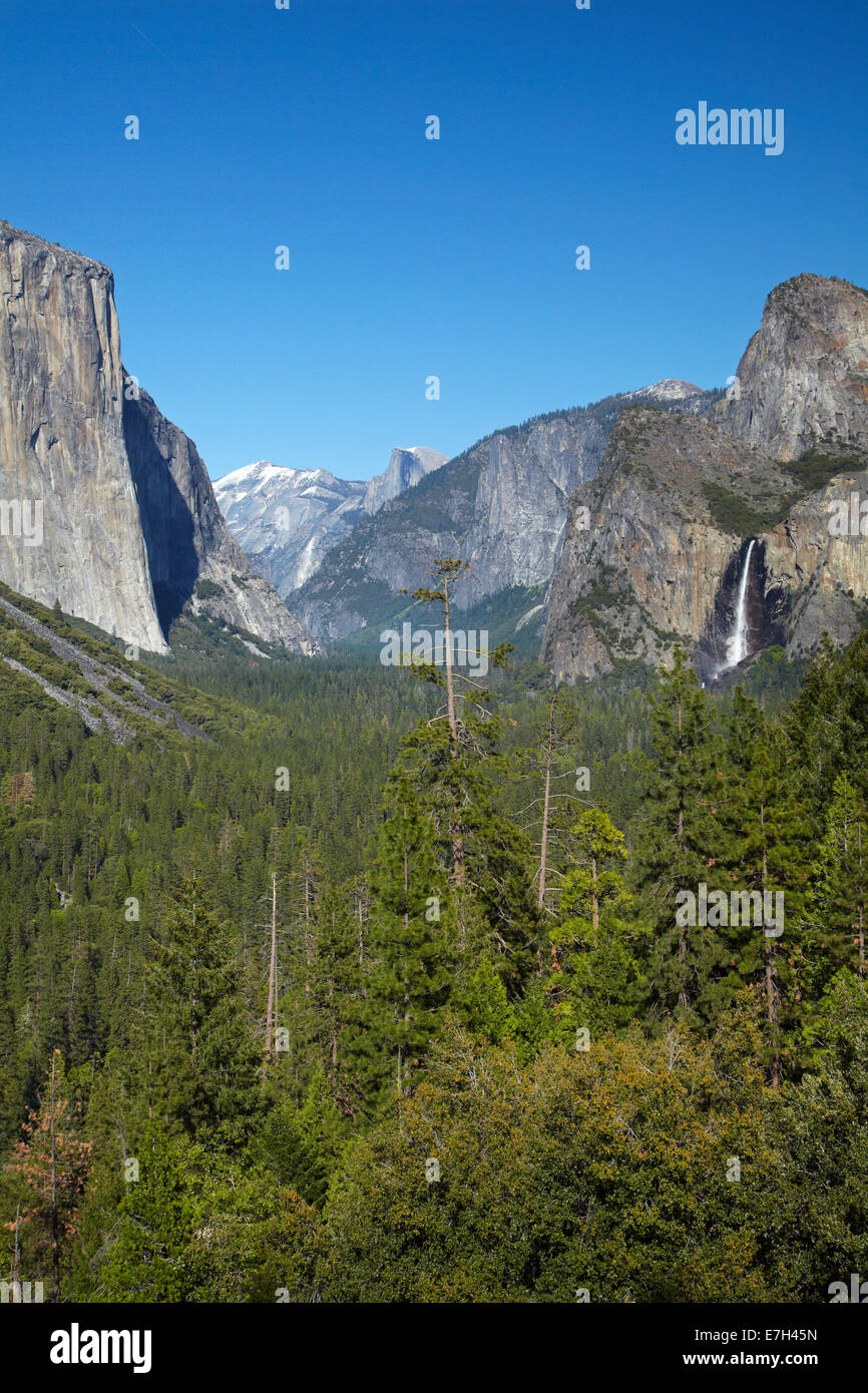 El Capitan, Yosemite Valley, Half Dome und Bridalveil Fall, gesehen vom Tunnel View, Yosemite-Nationalpark, Kalifornien, USA Stockfoto