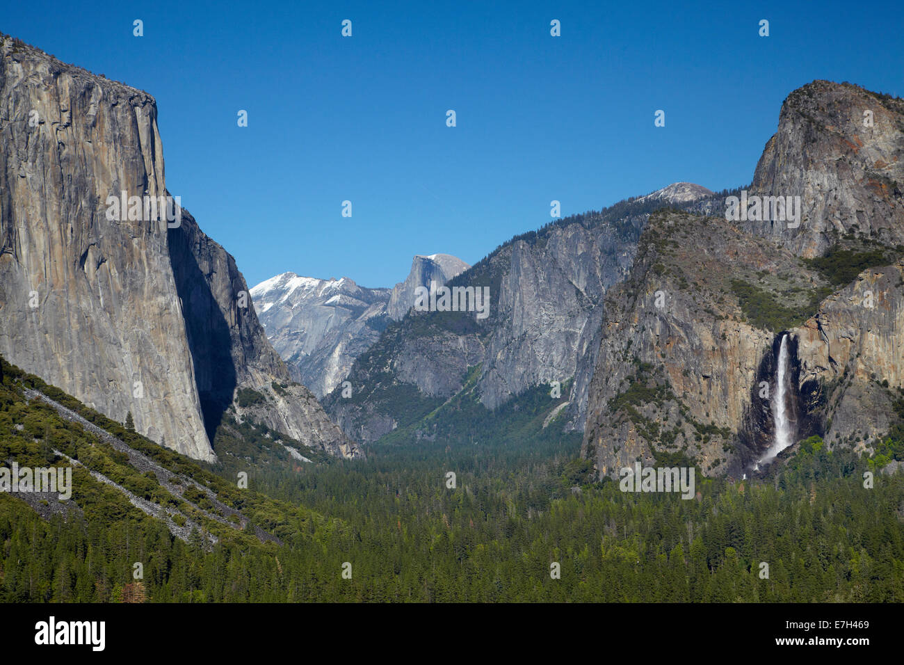El Capitan, Yosemite Valley, Half Dome und Bridalveil Fall, gesehen vom Tunnel View, Yosemite-Nationalpark, Kalifornien, USA Stockfoto