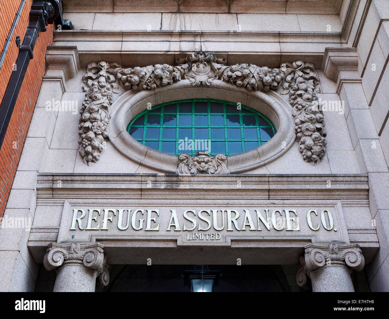 Das ursprünglichen Refuge Assurance Co-Zeichen auf der jetzt Palace Hotel in Manchester UK Stockfoto