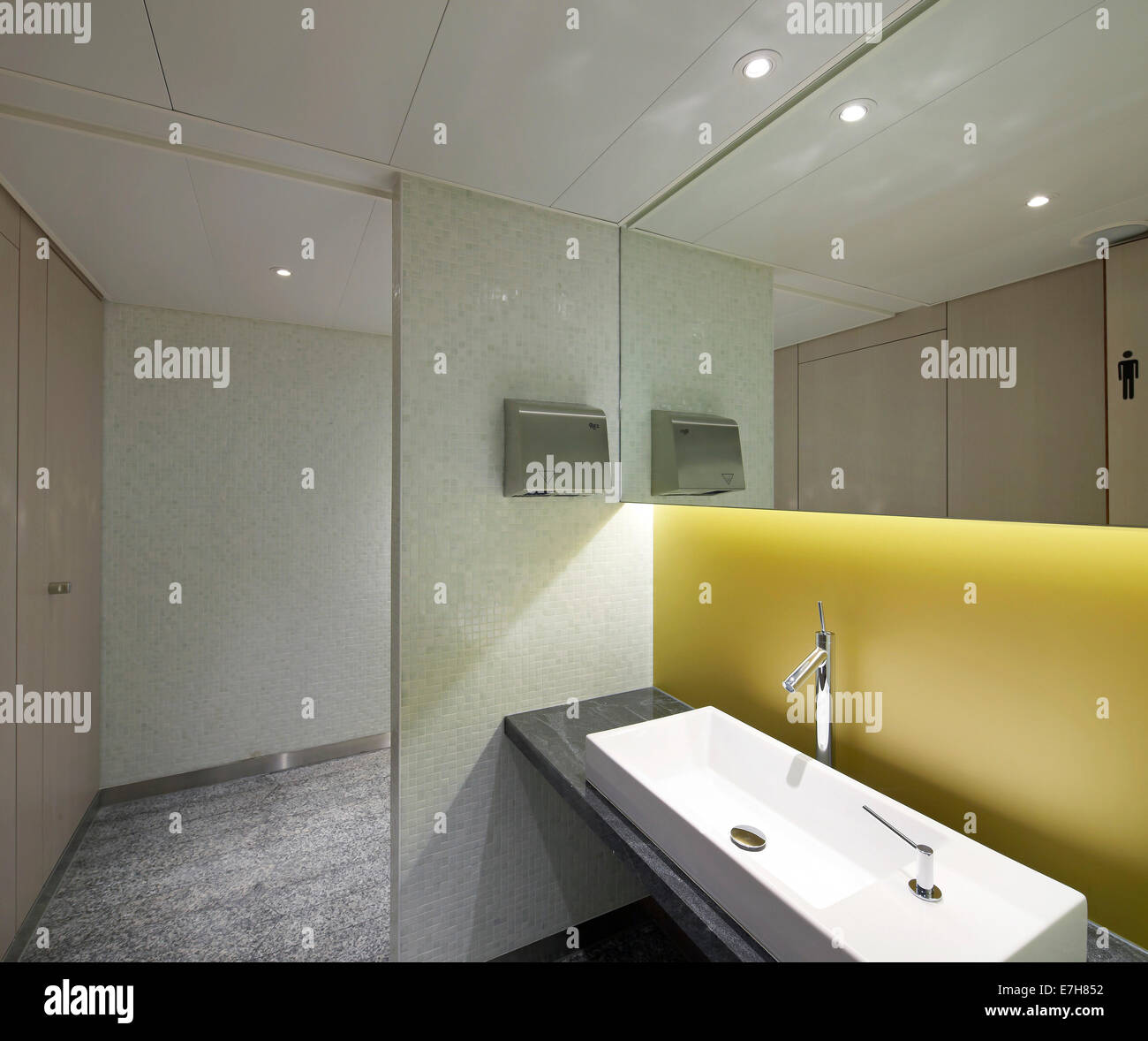 42 rue du Rhône in Genf, Schweiz. Architekt: Sheppard Robson, 2012. Stockfoto