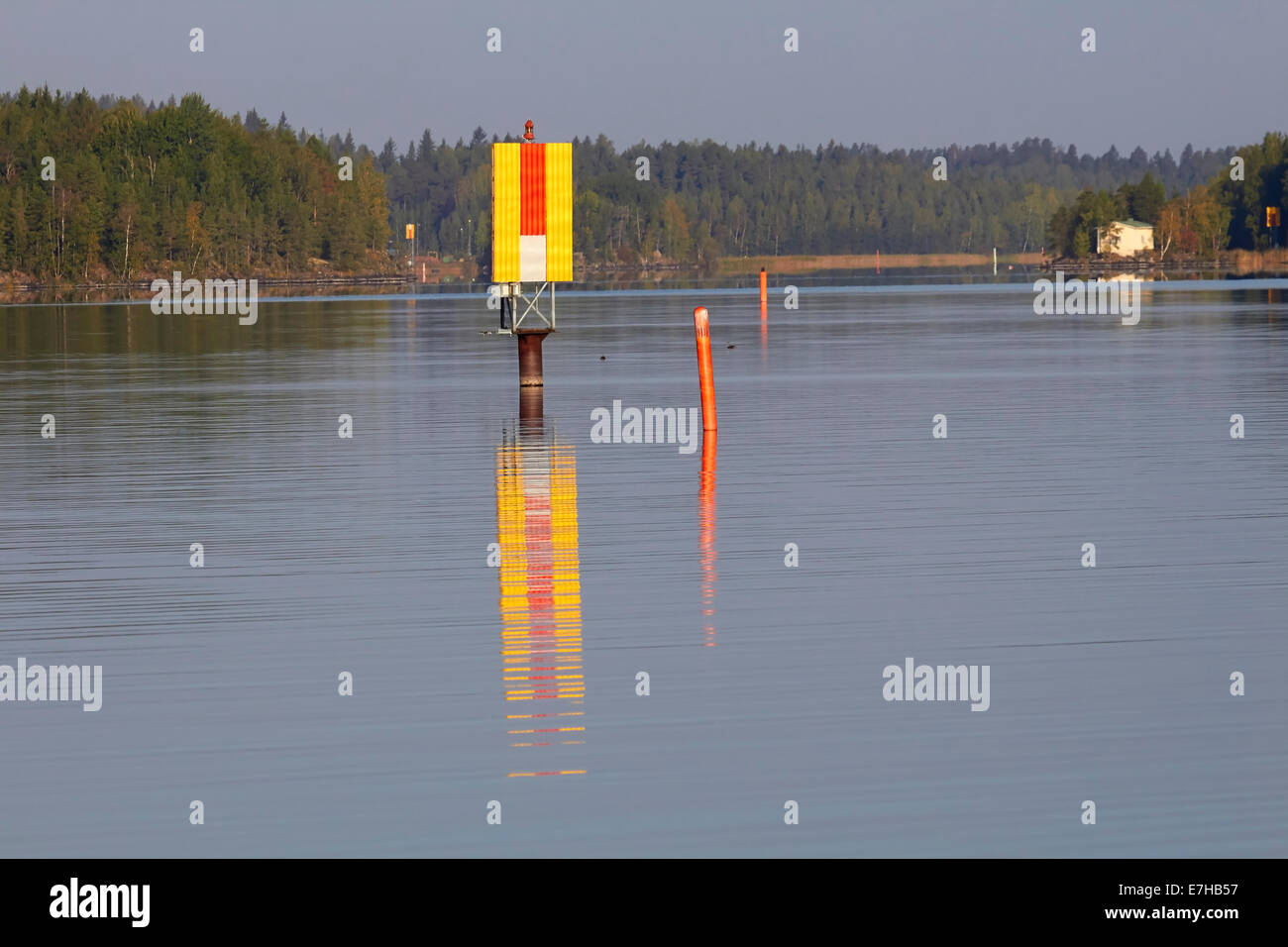 Navigation-Mark und Bojen am See Saimaa, Lappeenranta, Finnland Stockfoto