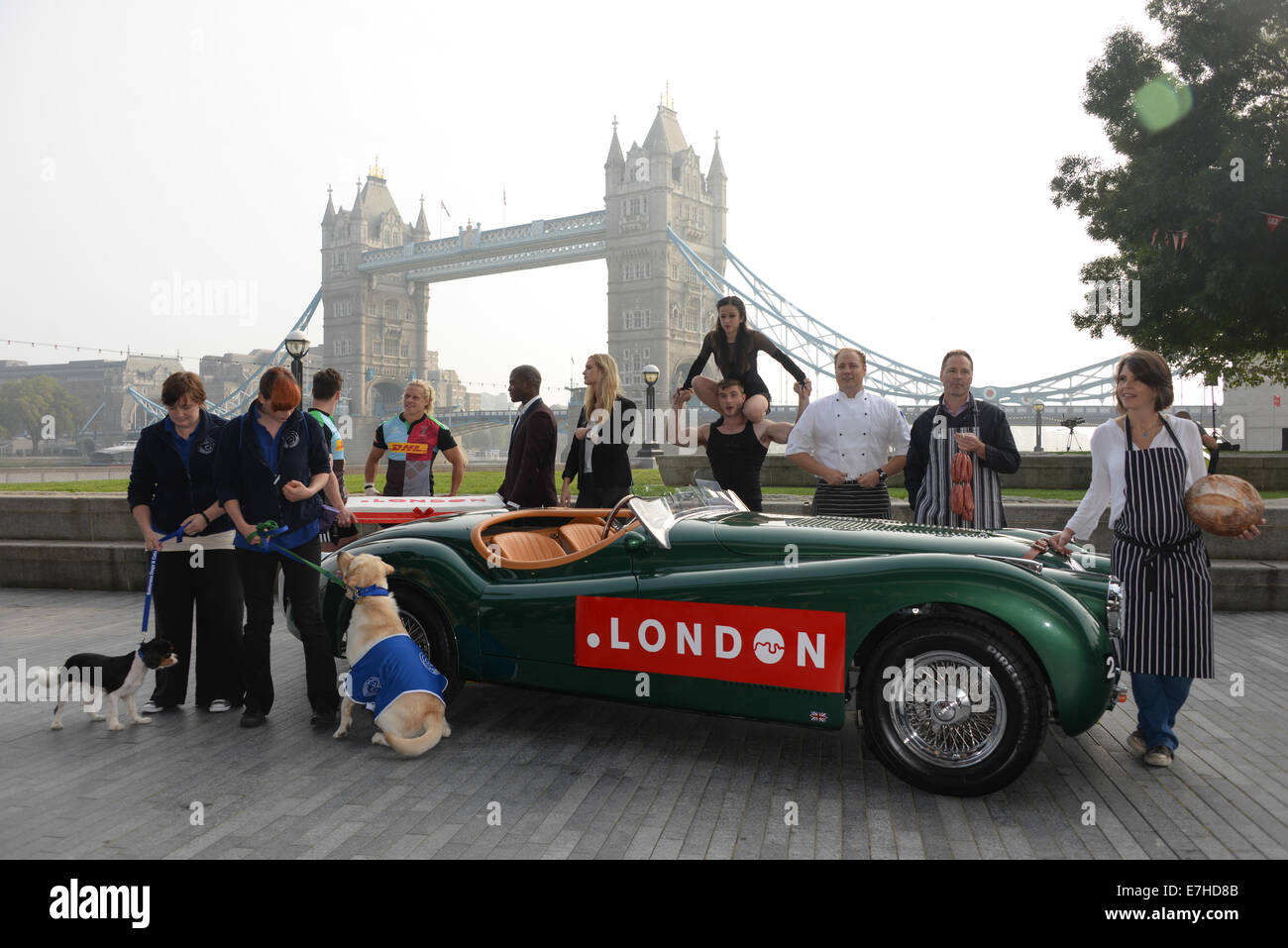 London, UK. 18. Sep, 2014.  Bürgermeister von London, Boris Johnson, feiern Hauptstadt Domäne "Dot London" an der Front des Rathauses in London. Bildnachweis: Siehe Li/Alamy Live News Stockfoto
