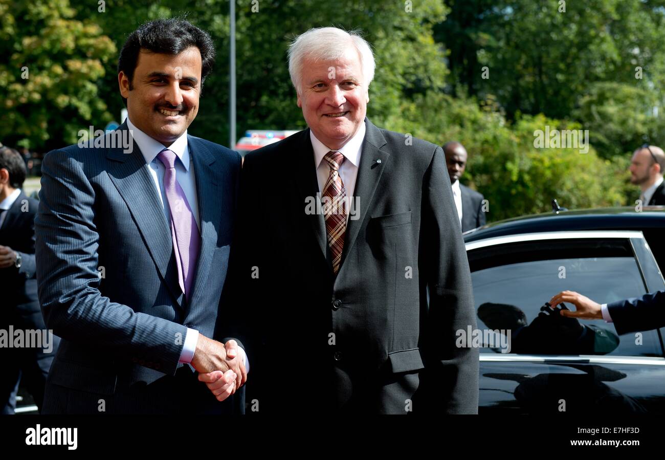 München, Deutschland. 18. Sep, 2014. Premier of Bavaria Horst Seehofer (R) empfängt den Emir von Katar, Scheich Tamim Bin Hamad al-Thani in München, Deutschland, 18. September 2014. Der Emir setzt seine Reise nach Deutschland. Poto: SVEN HOPPE/Dpa/Alamy Live News Stockfoto