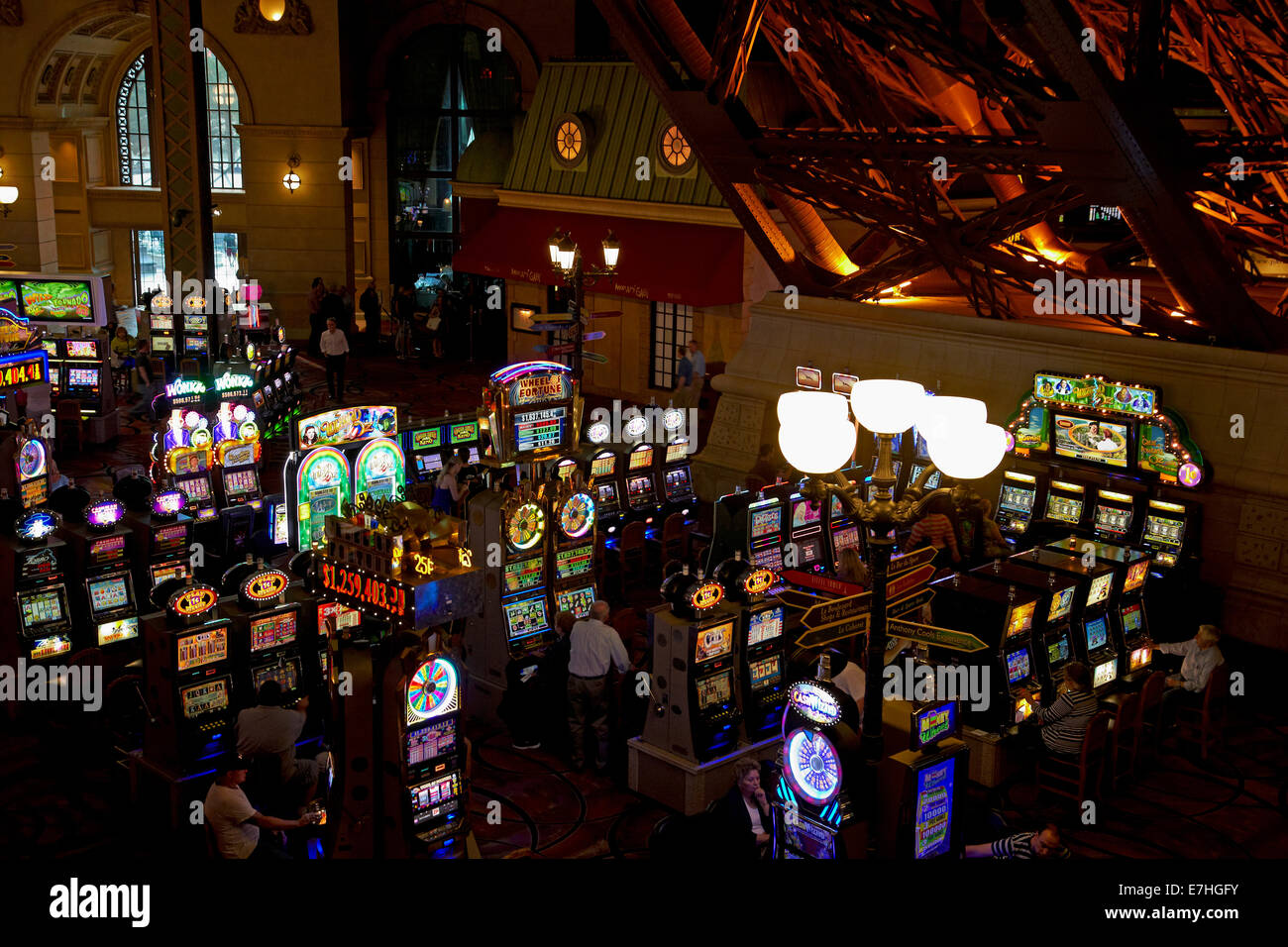 Spielautomaten im Paris Las Vegas Hotel &amp; Casino, Las Vegas, Nevada, USA Stockfoto
