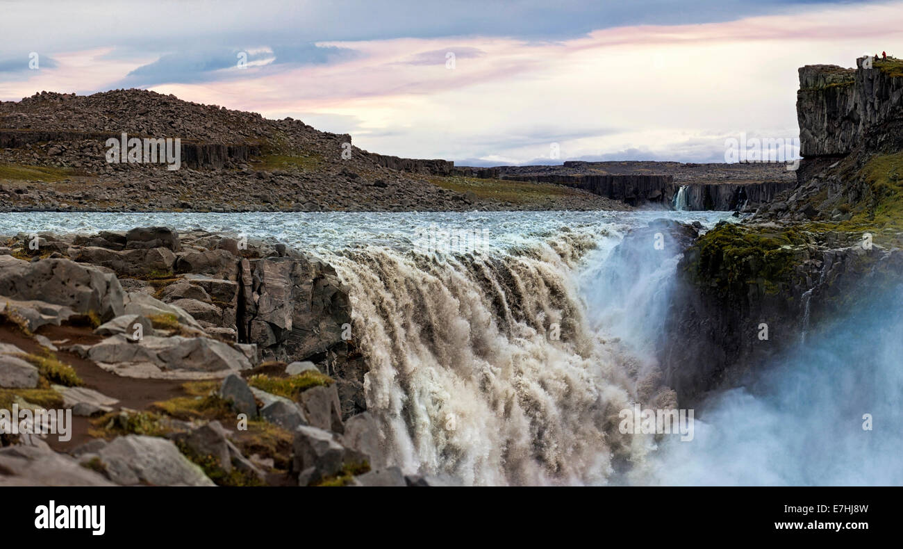 Dettifoss ist ein Wasserfall im Vatnajokull Nationalpark im Nordosten Islands und gilt als der mächtigste in Europa Stockfoto