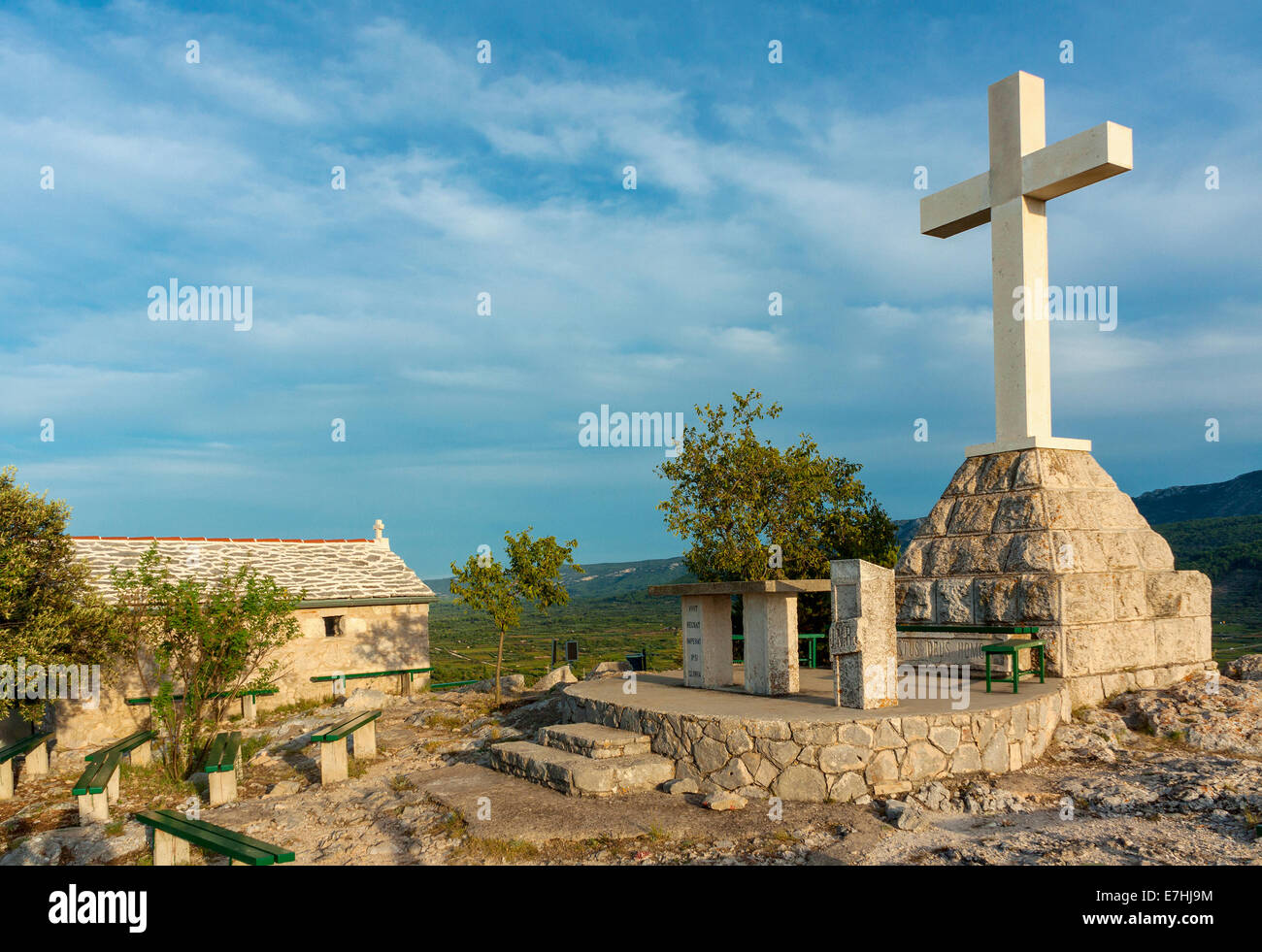Steinkreuz auf Glavica Hügel in der Nähe von Stari Grad, Insel Hvar, Kroatien Stockfoto