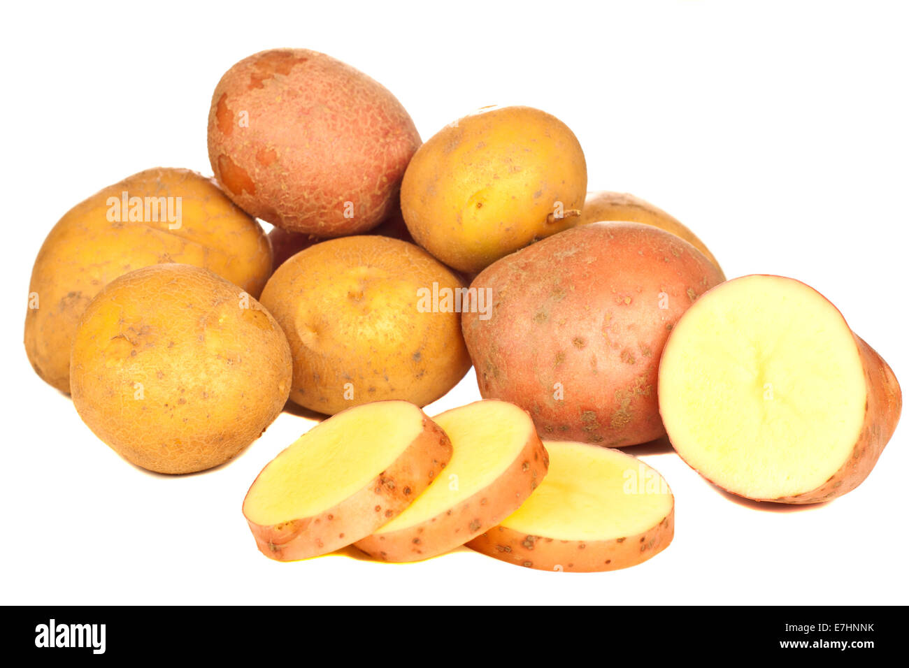 Reihe von Kartoffeln auf weißem Hintergrund Shooting hautnah Stockfoto